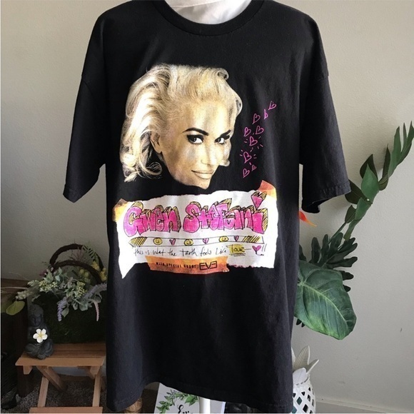 Vintage Gwen Stefani 2016 Concert Tour Tee T-shirt Top Black Pink Size S-M-L - Picture 1 of 15